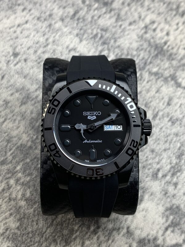 Sport Waterproof Diving Wristwatch NH36 Self-Winding Mechanical Movement Rotating Bezel